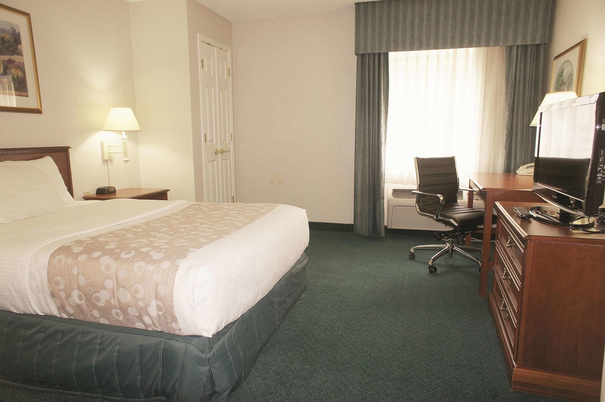 La Quinta Inn By Wyndham Detroit Кантон Экстерьер фото